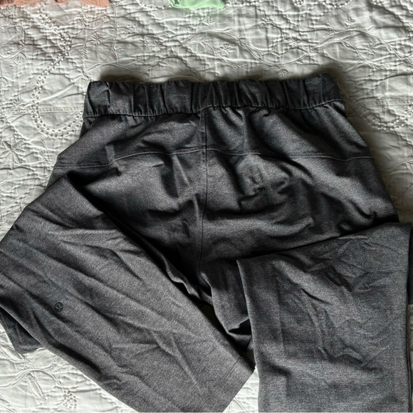 Lululemon ON THE FLY pant size 6 - Picture 5 of 5